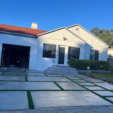 Cozy Room In A Quiet Home Miami Exterior photo